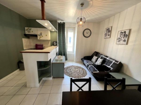 Rdc Appartement calme avec parking gratuit sur place